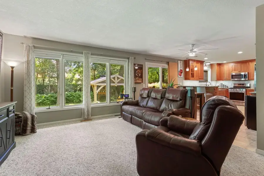 2685 Glenbrook Avenue N, Oakdale, MN 55128 - #3