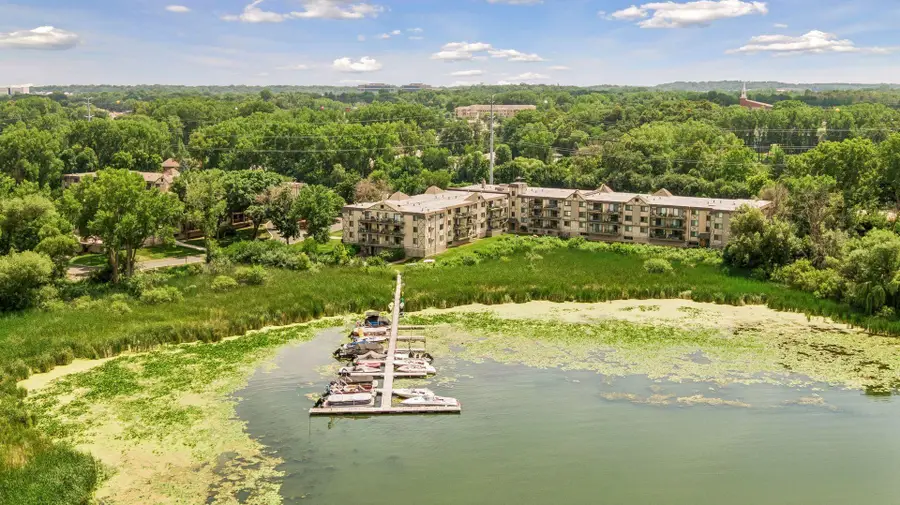 1304 W Medicine Lake Drive #320, Plymouth, MN 55441 - #3