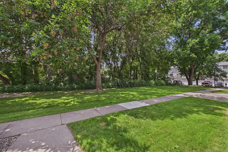 1467 Goodwin Avenue N, Oakdale, MN 55128 - #3