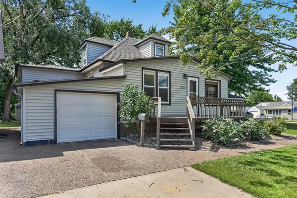 220 N Chestnut Street, Belle Plaine, MN 56011