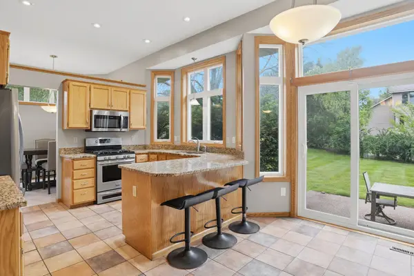 8901 Dunbar Knoll N, Brooklyn Park, MN 55443