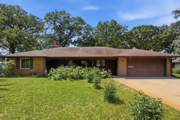 5433 Twin Lake Boulevard E, Brooklyn Center, MN 55429