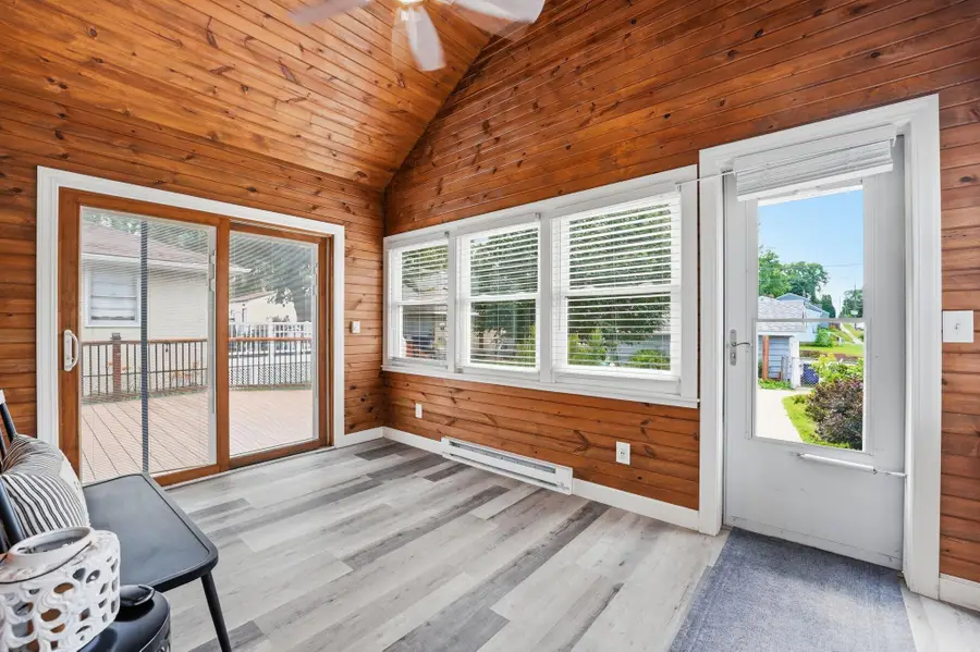 4156 Monroe Street Ne, Columbia Heights, MN 55421 - #2