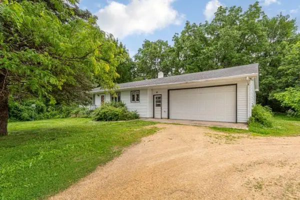 52621 Valley View Circle, Mankato, MN 56003