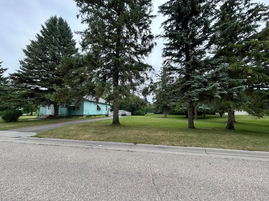 601 11th Street E, Thief River Falls, MN 56701 - #3