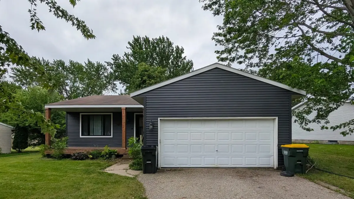 3105 3rd Avenue Nw, Willmar, MN 56201 - #1