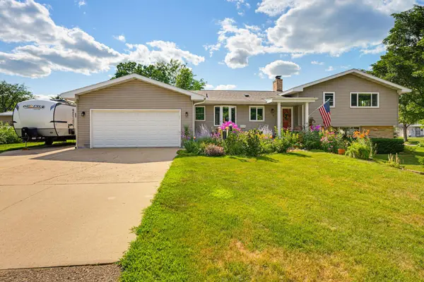 870 Hanson Drive Sw, Hutchinson, MN 55350