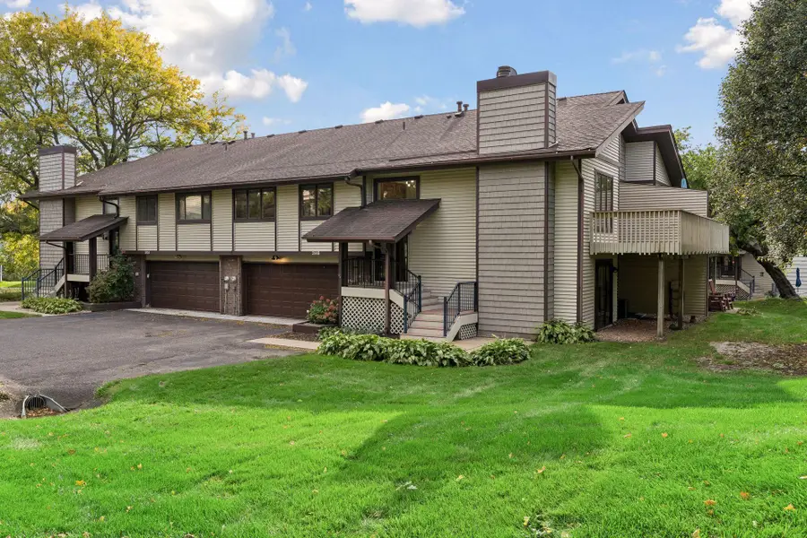 3149 Farnum Drive, Eagan, MN 55121 - #3