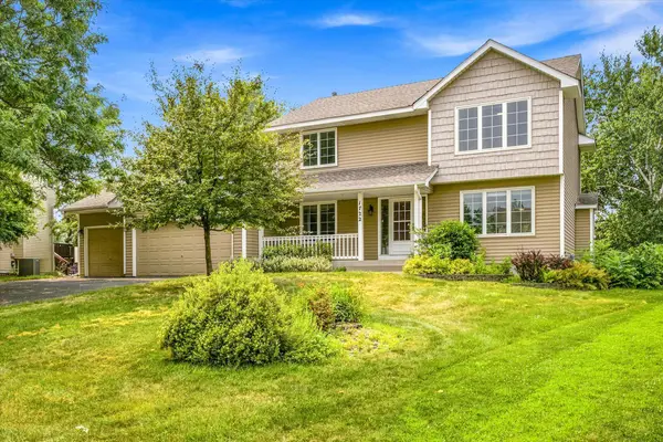 1722 Orchard Drive, Woodbury, MN 55125