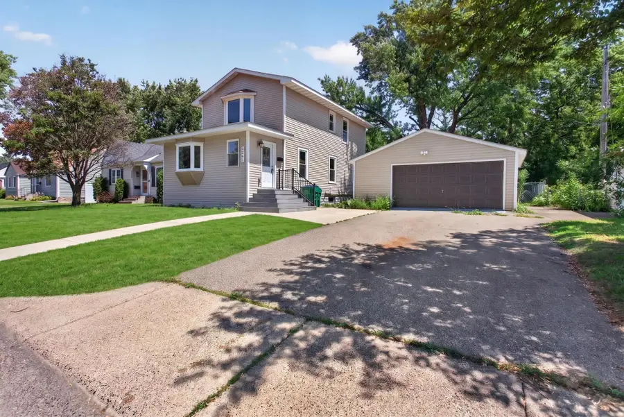 4241 Yosemite Avenue S, Saint Louis Park, MN 55416 - #2