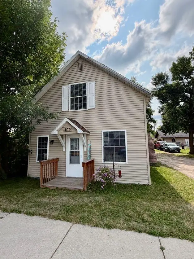 109 Main Avenue S, New York Mills, MN 56567 - #2