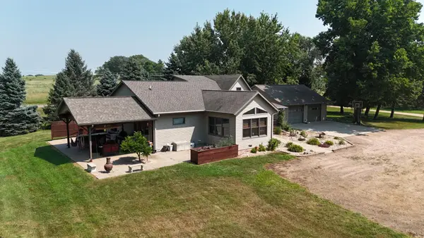 93529 500th Avenue, Windom, MN 56101