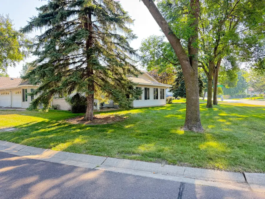 659 Belland Avenue, Vadnais Heights, MN 55127 - #3
