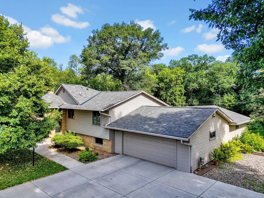 131 Marie Avenue W, West Saint Paul, MN 55118 - #2