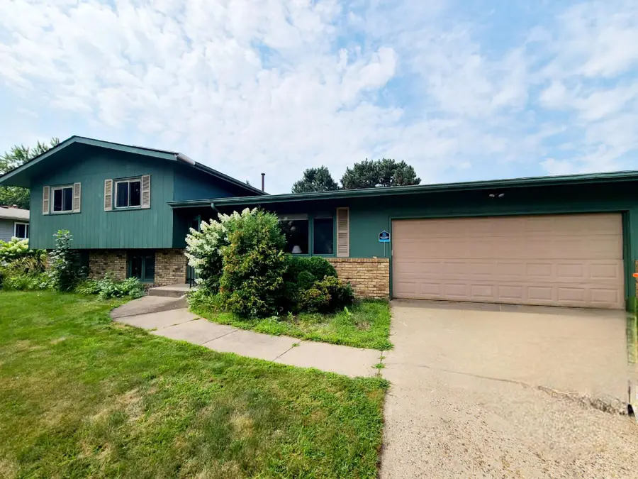 8273 Scott Avenue N, Brooklyn Park, MN 55443 - #2