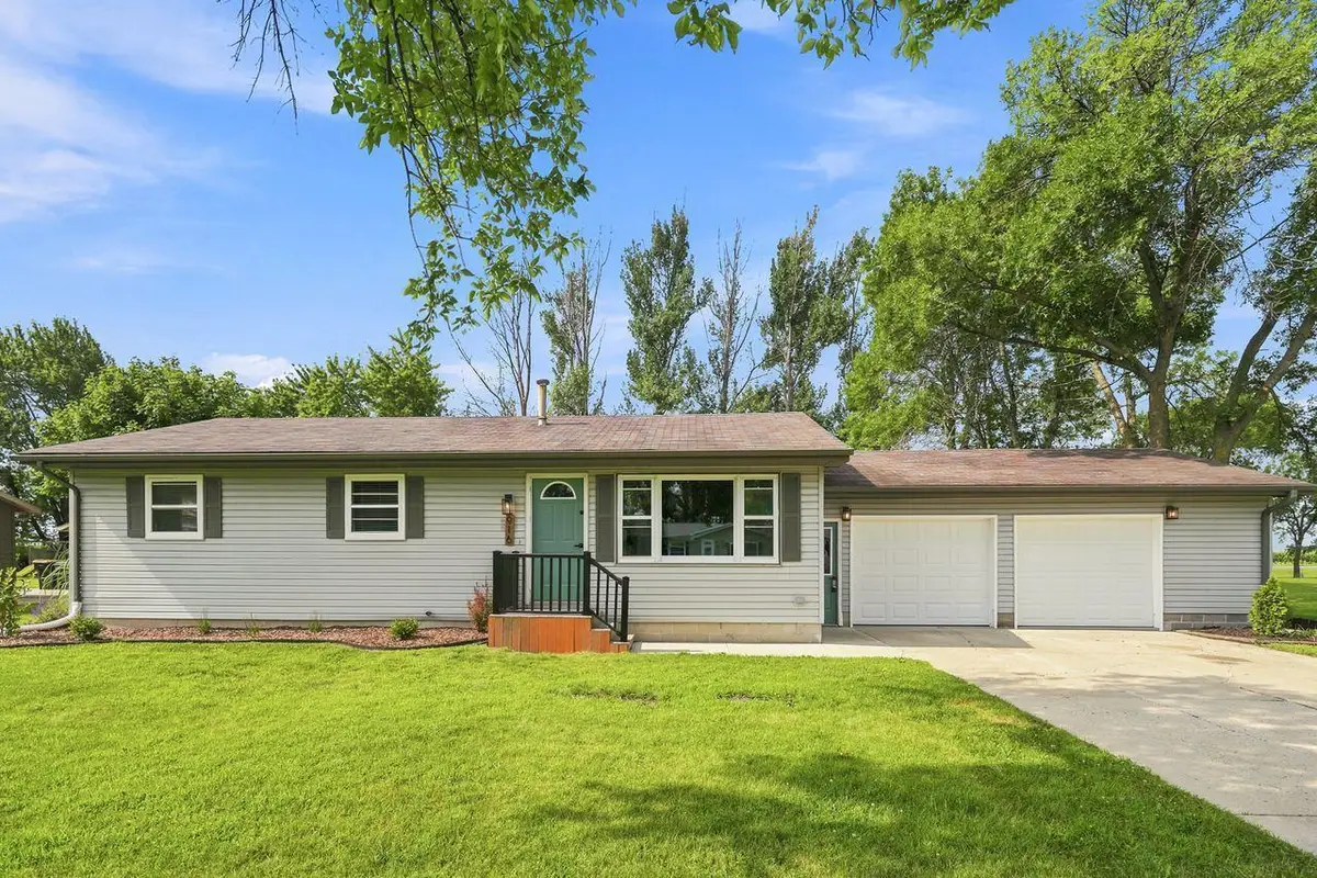916 Birch Avenue W, Hector, MN 55342 - #1