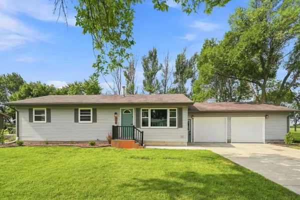 916 Birch Avenue W, Hector, MN 55342