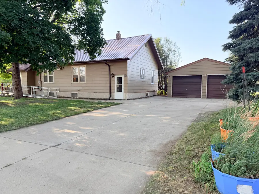 503 2nd Avenue Ne, Pipestone, MN 56164 - #3