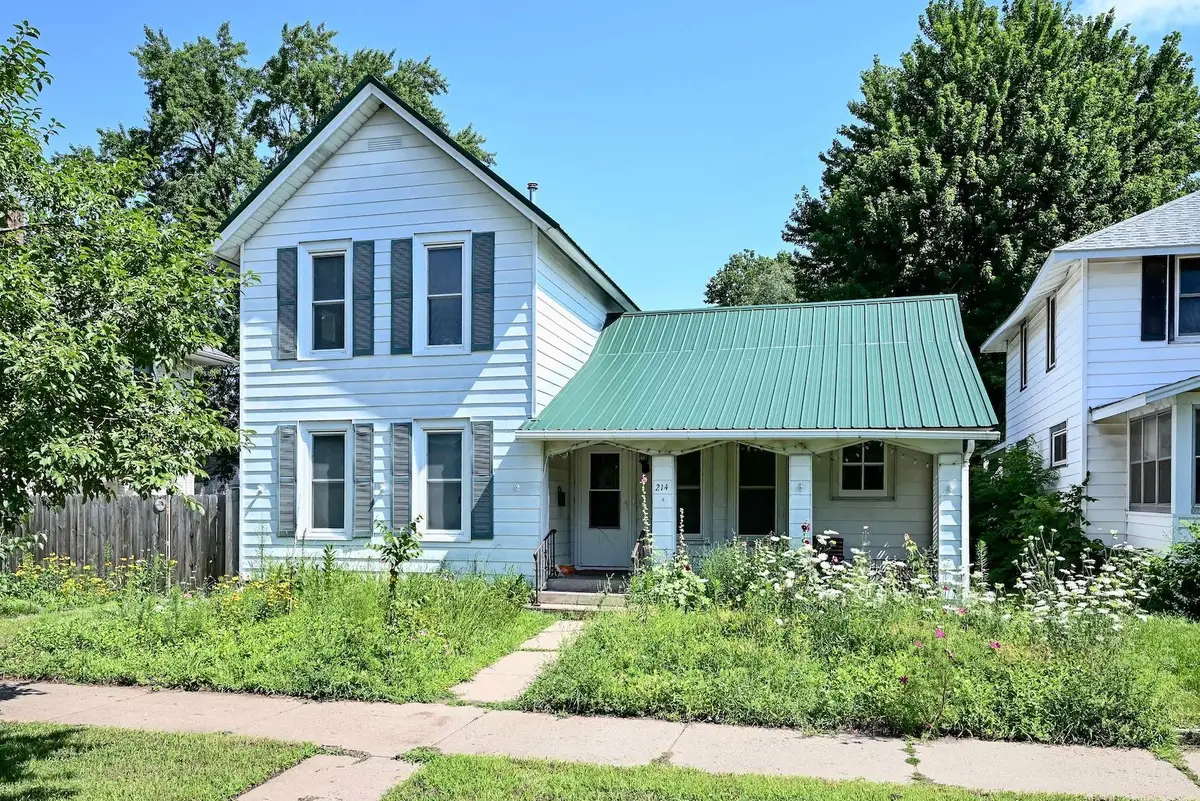 214 E Howard Street, Winona, MN 55987 - #1