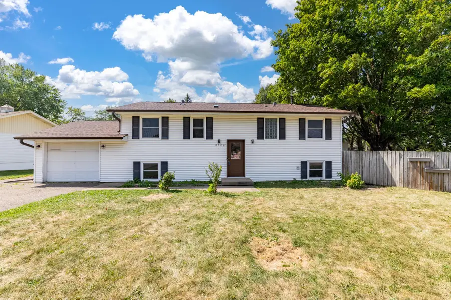 8026 Hynes Avenue S, Cottage Grove, MN 55016 - #2