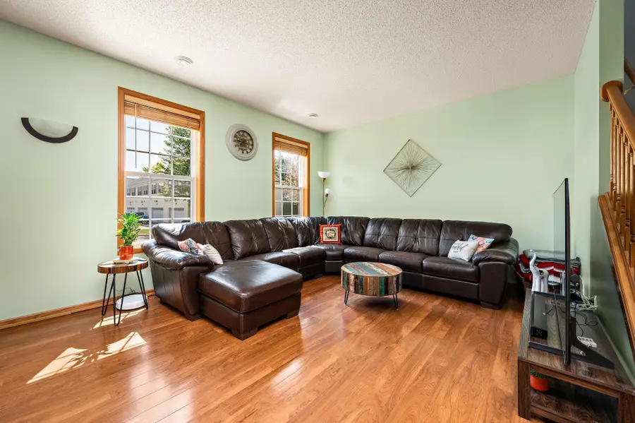 1072 Henslow Avenue N, Oakdale, MN 55128 - #3
