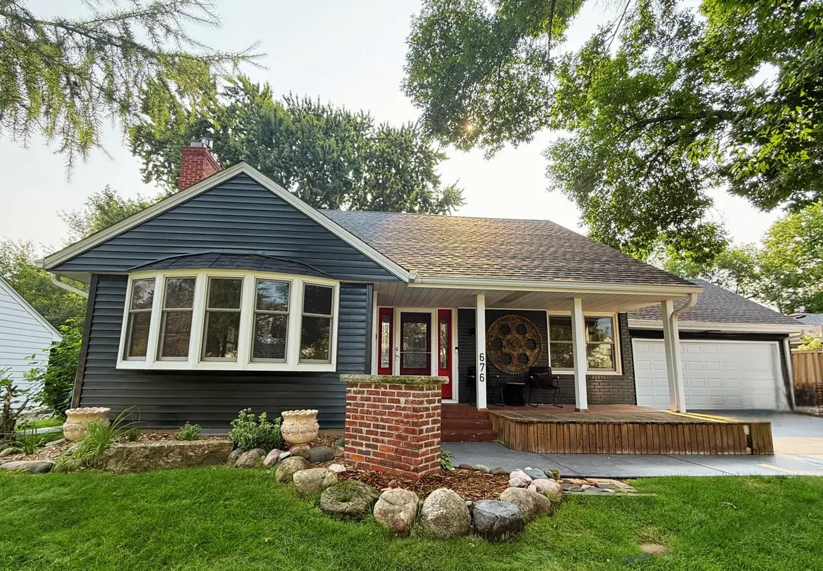 676 Howell Street S, Saint Paul, MN 55116 - #1