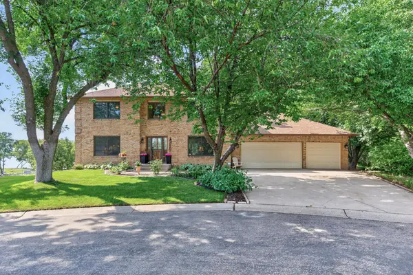 8945 Dallas Lane N, Maple Grove, MN 55369