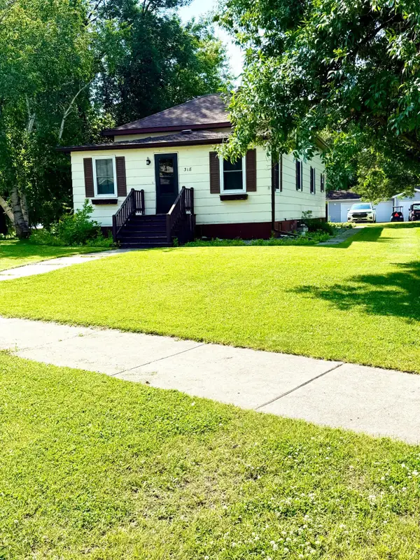 318 2nd Street Se, Hallock, MN 56728