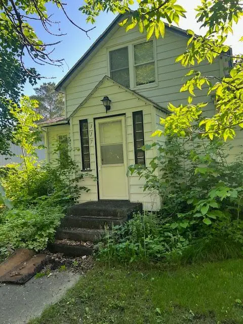 317 1st Avenue Sw, Hankinson, ND 58041