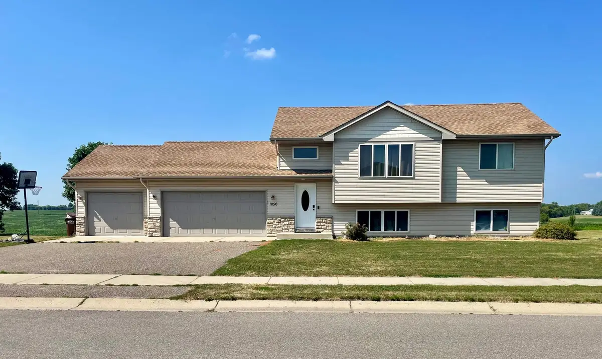 1050 Forest City Boulevard Nw, Maple Lake, MN 55358 - #1