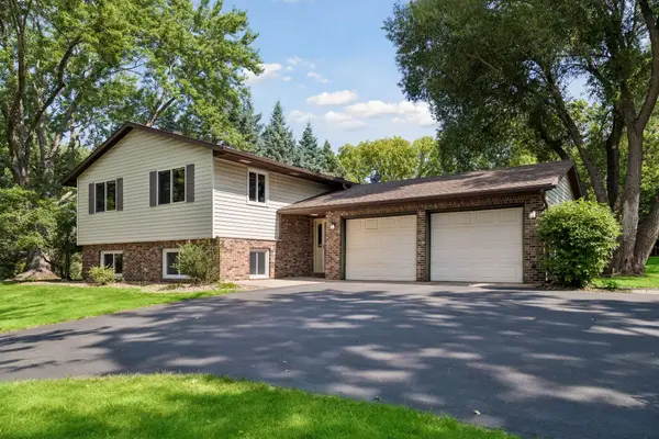 18208 Ginavale Lane, Eden Prairie, MN 55346