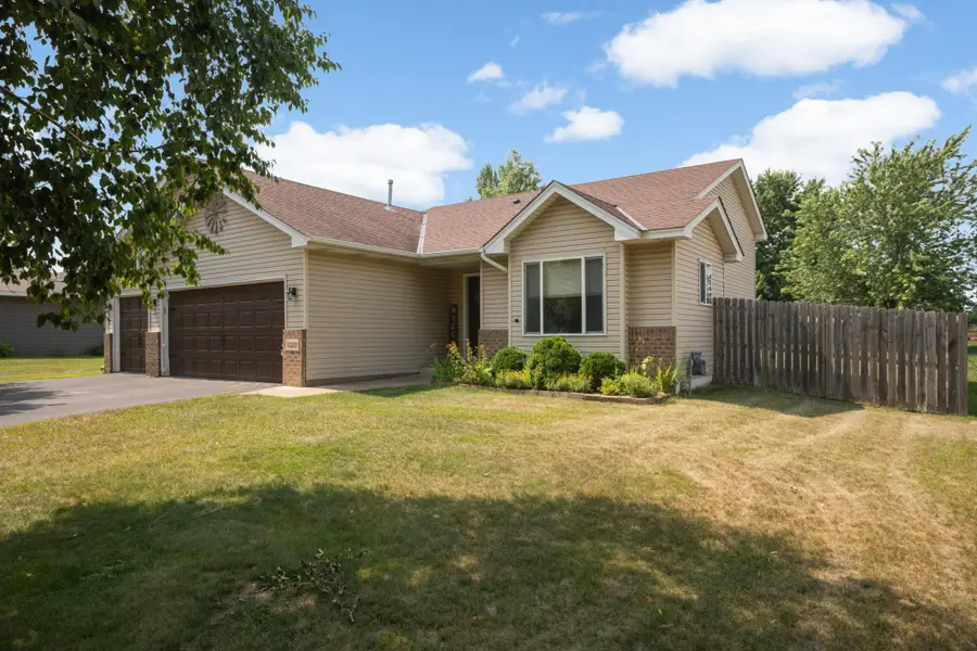 1320 Honeysuckle Lane Se, Cambridge, MN 55008 - #2