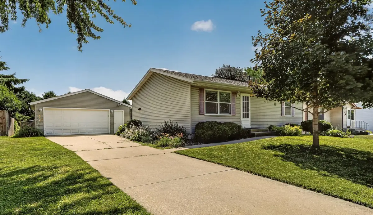 792 41st Avenue Nw, Rochester, MN 55901 - #1