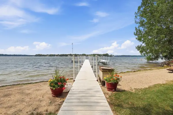 6 1st Street, Excelsior, MN 55331