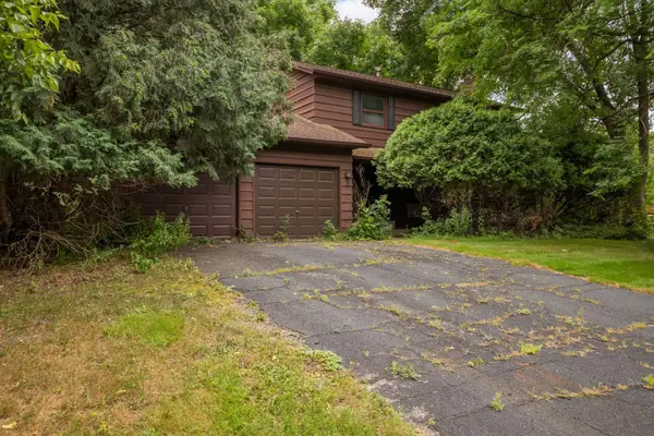15301 Willowood Drive, Minnetonka, MN 55345