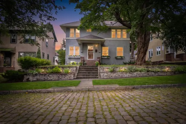 899 Osceola Avenue, Saint Paul, MN 55105