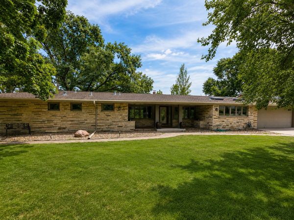 14017 Frontier Lane, Burnsville, MN 55337