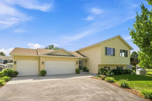 926 Steamboat Lane, Montrose, MN 55363