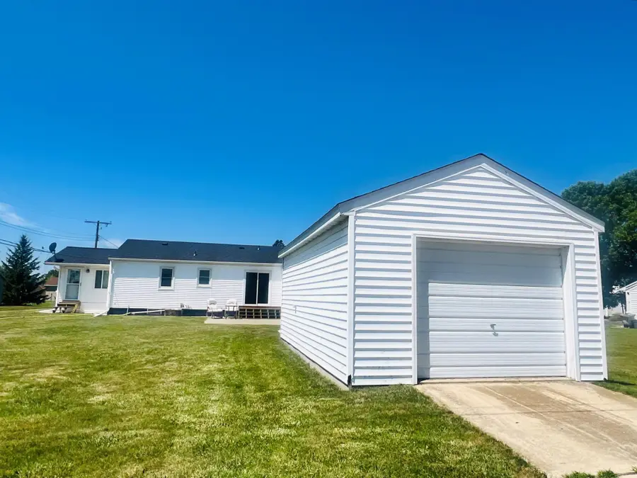 610 E 2nd Street, Graceville, MN 56240 - #2
