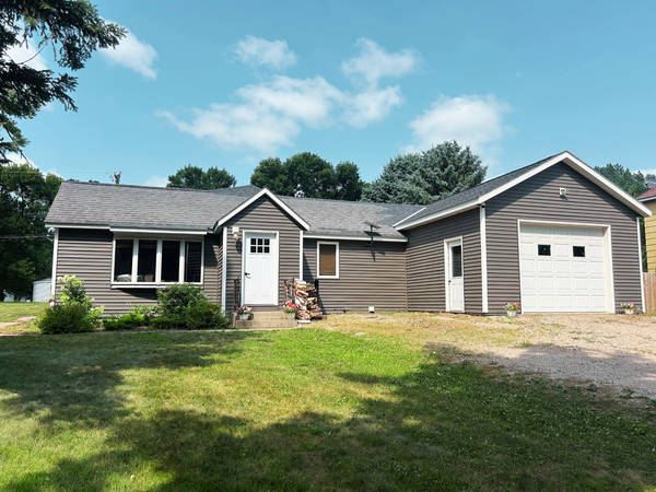 670 W 1st Street S, Cottonwood, MN 56229