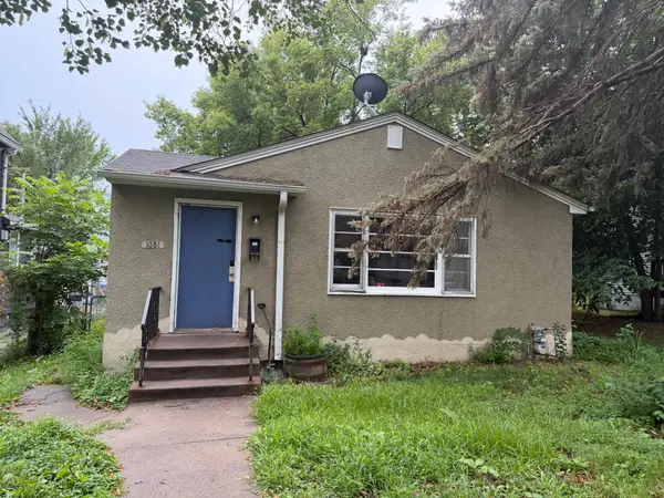 988 Fremont Avenue, Saint Paul, MN 55106