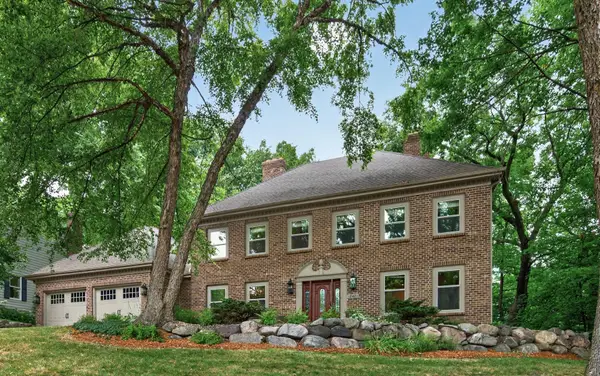 18401 Beaverwood Hill, Minnetonka, MN 55345