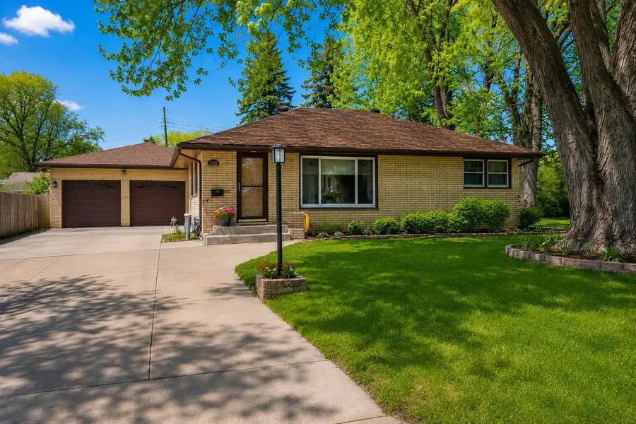 3632 Roosevelt Street Ne, Saint Anthony, MN 55418 - #2