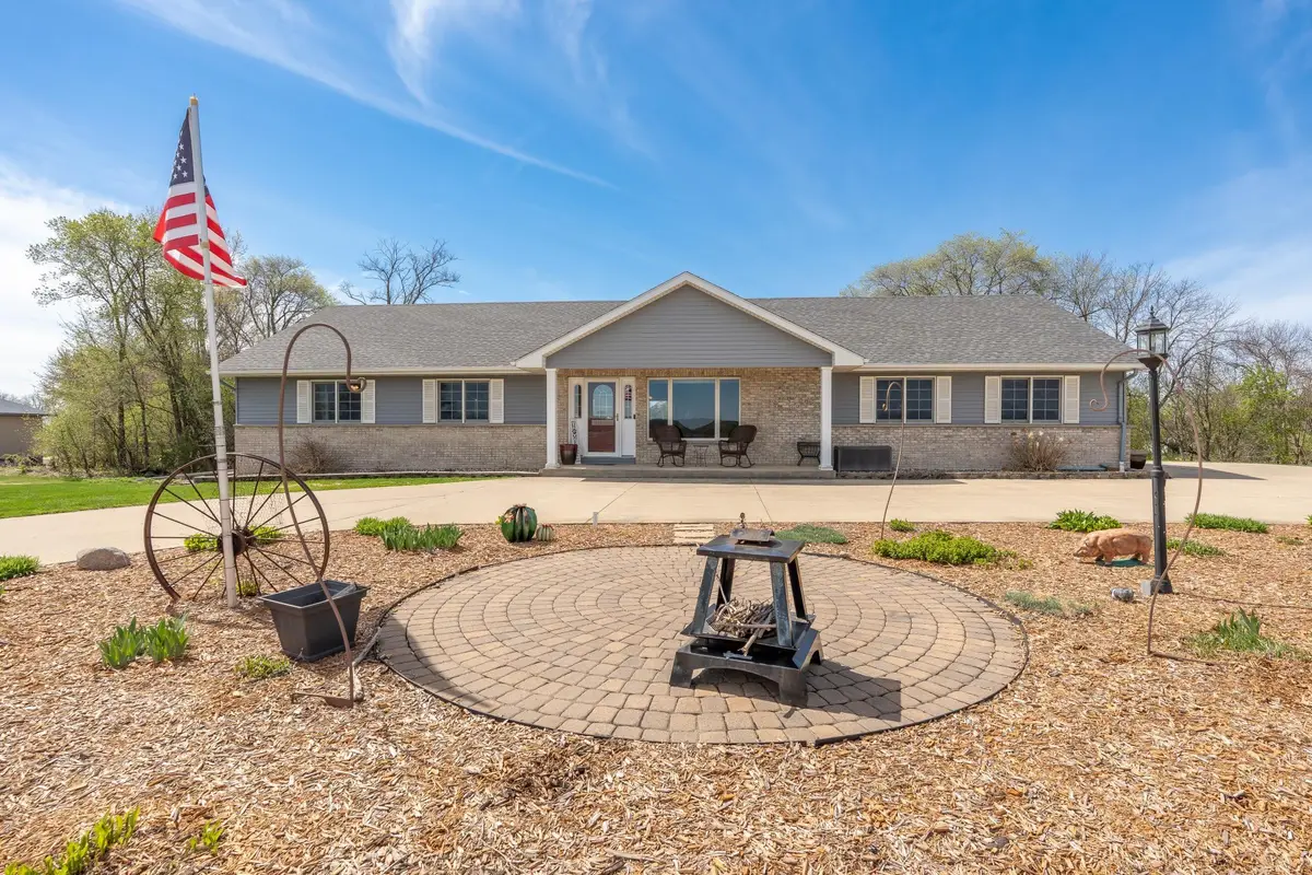 7195 County Road 10 E, Chaska, MN 55318 - #1