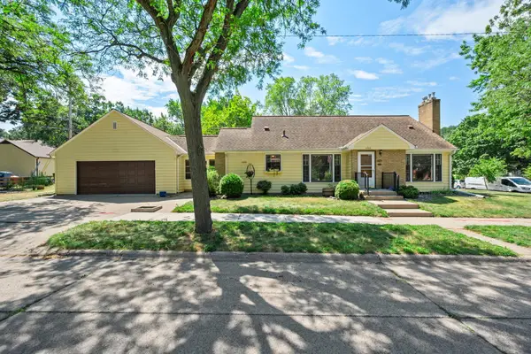 4366 Thomas Avenue N, Minneapolis, MN 55412