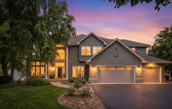 856 Great Oaks Trail, Eagan, MN 55123