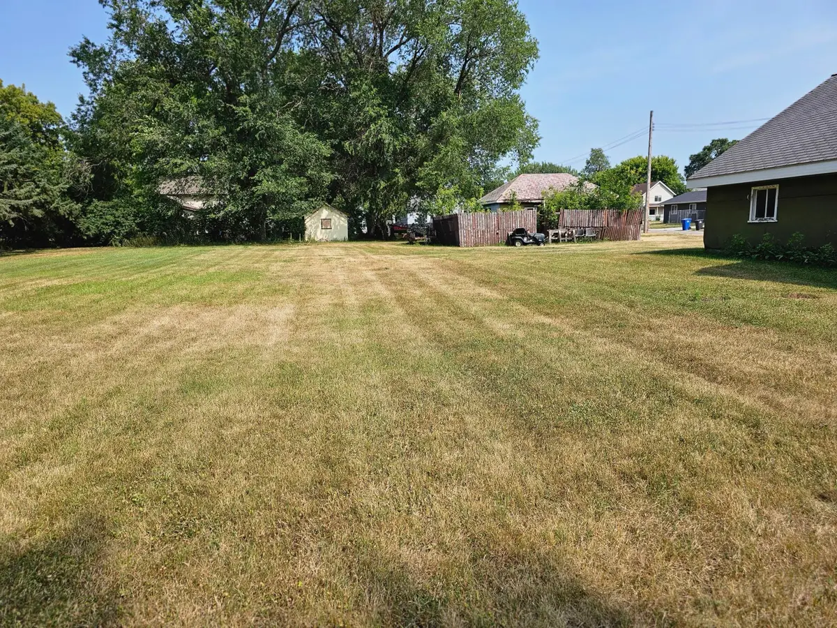 205 5th Avenue Nw, Barnesville, MN 56514 - #1