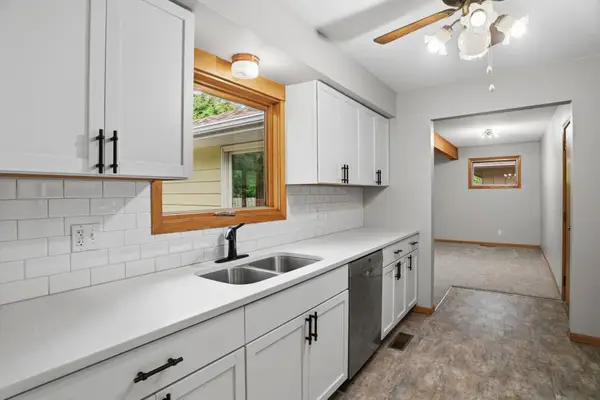 4041 Jersey Avenue N, Crystal, MN 55427