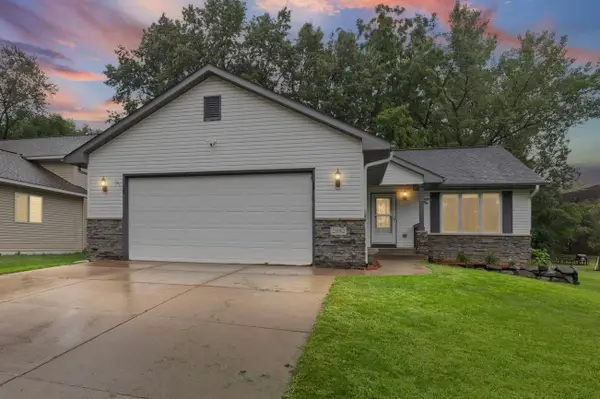 2082 Cowern Place E, North Saint Paul, MN 55109