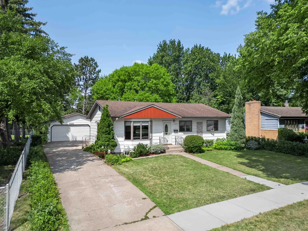 1917 15th Street S, Fargo, ND 58103 - #1